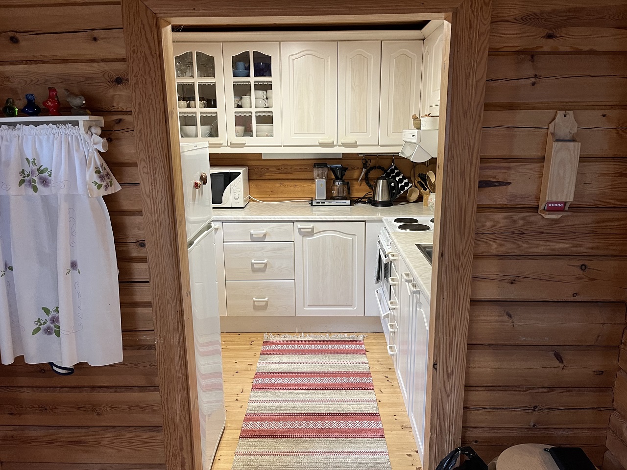 Sompalan mökin keittiö
